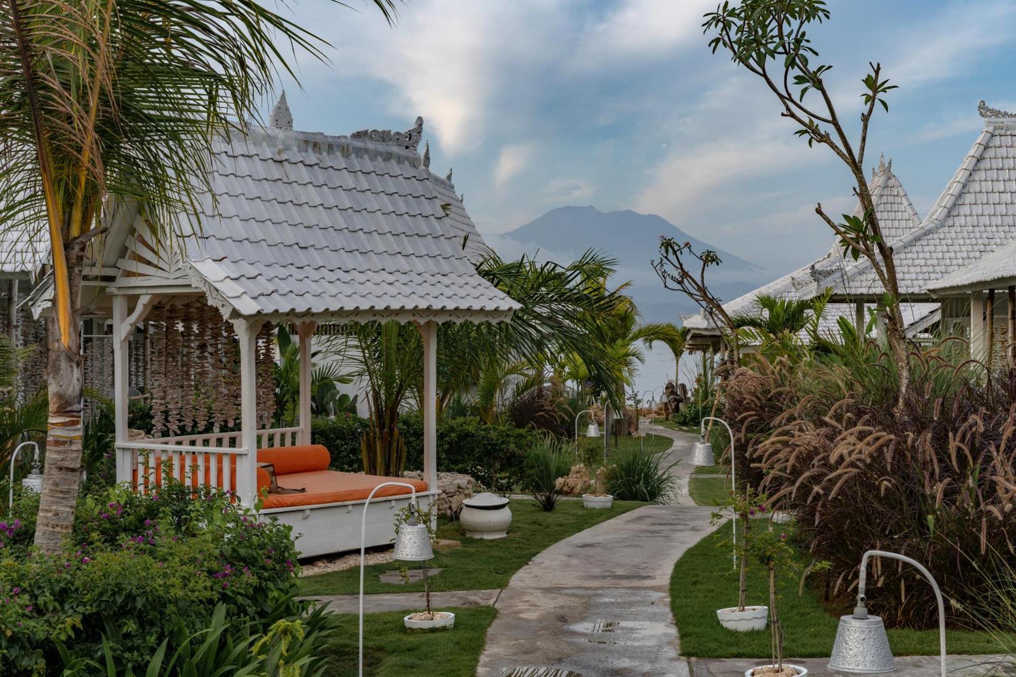 Paus Putih Hotel Nusa Lembongan  Luaran gambar