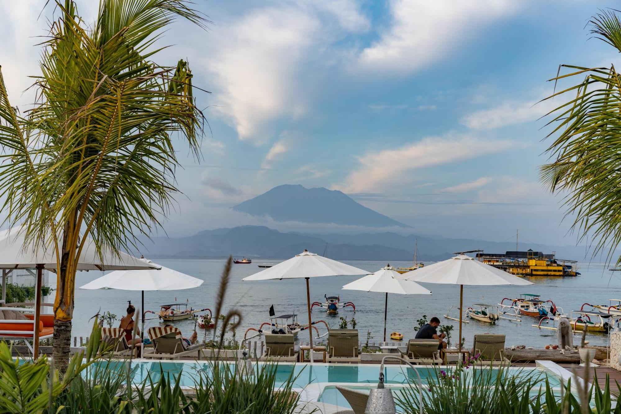 Paus Putih Hotel Nusa Lembongan  Luaran gambar