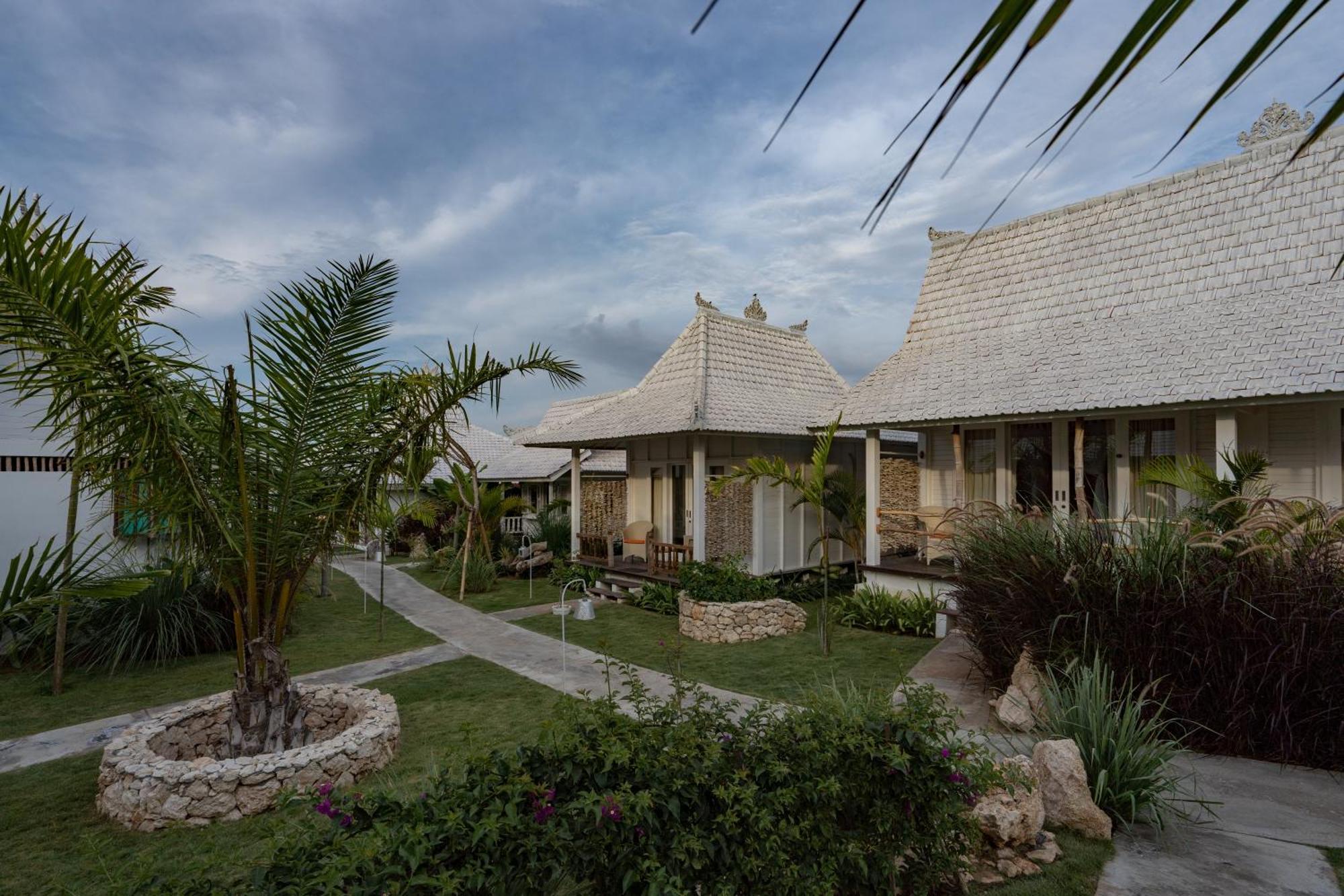 Paus Putih Hotel Nusa Lembongan  Luaran gambar