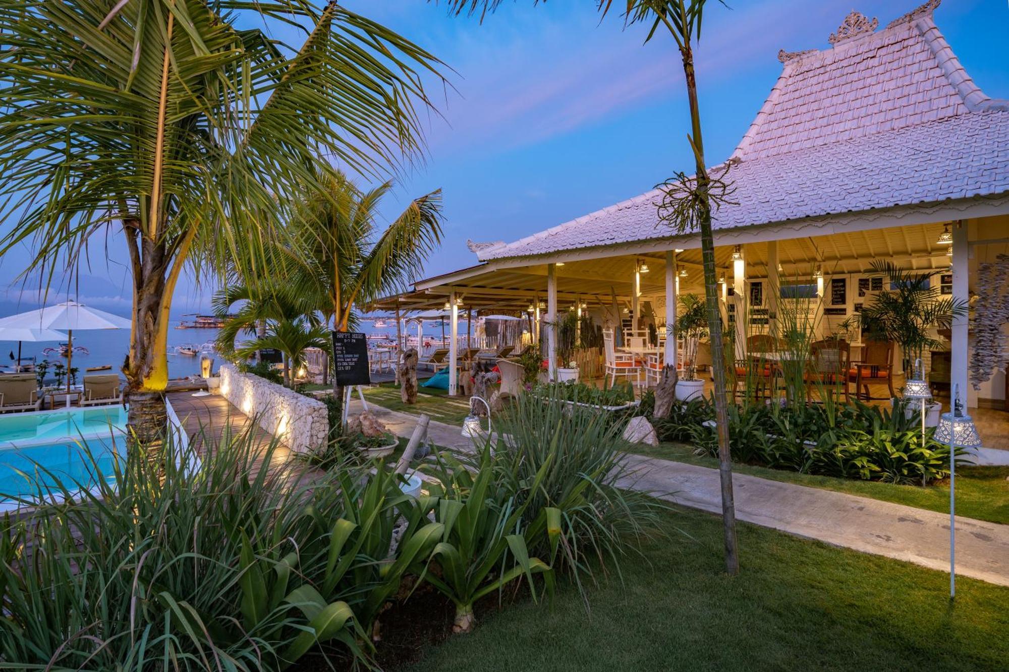 Paus Putih Hotel Nusa Lembongan  Luaran gambar