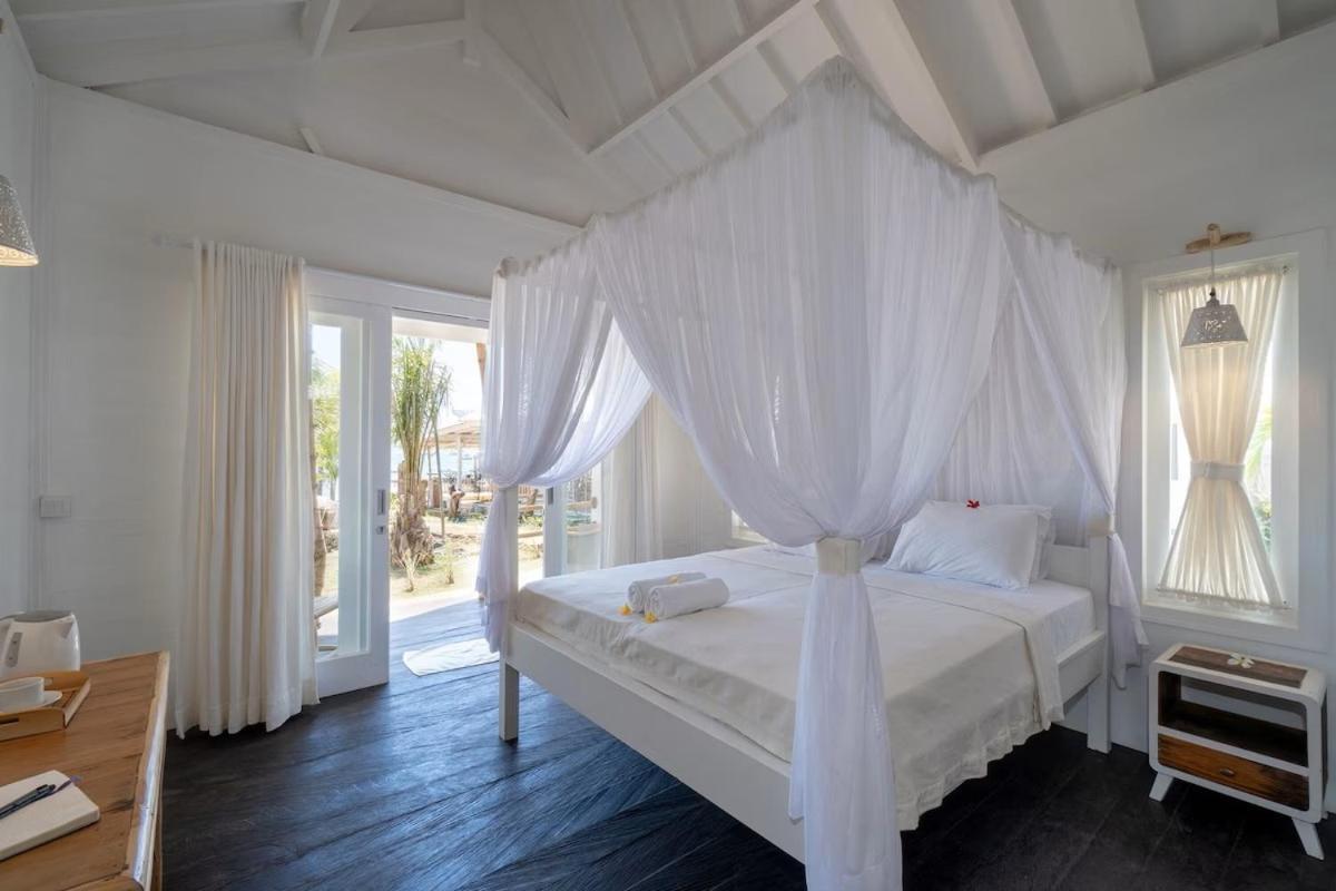 Paus Putih Hotel Nusa Lembongan  Luaran gambar